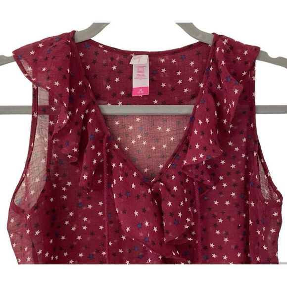 👏🏼👏🏼HOST PICK👏🏼👏🏼No Boundaries Burgundy Airy Top with Stars M - Picture 2 of 5